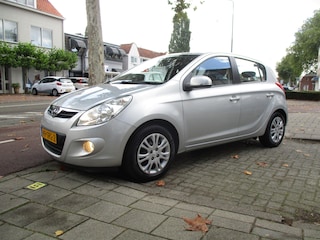 Hyundai i20 1.2i i-Motion 5-drs / AIRCO / TREKHAAK / i.z.g.st / 74dkm