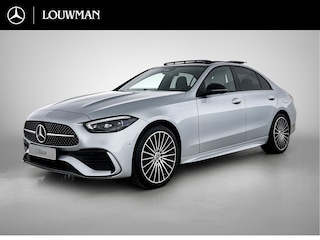 Mercedes-Benz C-klasse 300 e 140 Years Edition | Premium Plus | Nightpakket | Trekhaak | Panoramaschuifdak | 360° camera | GUARD 360° Plus | Middenconsole metaalstructuur | 19" multispaaks lichtmetalen AMG-velgen |
