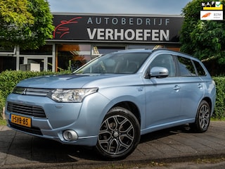 Mitsubishi Outlander 2.0 PHEV Instyle+ PANORAMADAK/STOEL VERWARMING/ACC/LDW/CAMERA/KEYLESS ENTRY & GO/TREKHAAK AFNEEMBAAR
