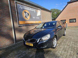 Volvo V60 2.0T Momentum