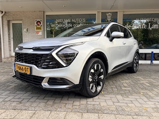Kia Sportage 1.6 T-GDi Plug-in Hybrid AWD DynamicPlusLine Keyless start&Co/Cruise contr. Adapt./Apple Carply/Elektr. Climate contr./Deel lederen interieur/Schakel paddles aan het stuur Panorama dak/Elektr. autom. airco/Verw. in hoogte verst.b. stoelen/Verw. verst.b. Stuur/Verw. elektr. verst.b. buitenspieg. met dodehoek detectie/Navi Fullmap/Achteruitrijcamera/Parkeersens.