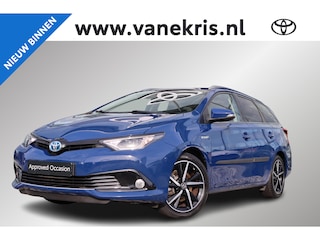 Toyota Auris Touring Sports 1.8 Hybrid Dynamic Ultimate, Trekhaak, Climate control, Stootlijsten, Privacy glass.