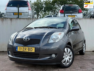 Toyota Yaris 1.3 VVTi Sol MMT/AUTOMAAT/AIRCO/117008 KM NAP/NL AUTO/APK 04-2027/