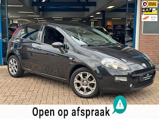 Fiat Punto Evo 0.9 TwinAir Lounge 2017 ZWART AIRCO APK NAP!