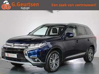 Mitsubishi Outlander 2.0 Executive Edition 7-Persoons Trekhaak, Alcantara, Camera, Goed onderhouden, Stoelverwarming,