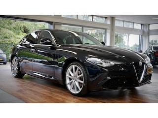 Alfa Romeo Giulia 2.0T TI | Flippers | Leer | H&K | Leder dash | Trekhaak |