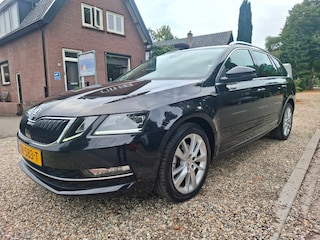 Skoda Octavia Combi 1.0 TSI Business automaat Carplay trekhaak etc