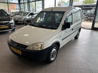 Opel Combo 1.4-16V Comfort APK 10-27 BJ 2006 !!