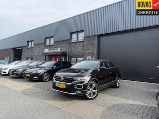 Volkswagen T-Roc 1.5 TSI Style | 2E EIGENAAR | 3/6/12 MND GARANTIE | AUTOMAAT | DIGITAL DASH | ACC | LED | CARPLAY | DAB | STOEL/STUUR VERW. |