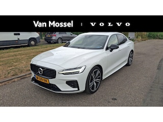 Volvo S60 Recharge T6 AWD R-Design | Trekhaak | 19 Inch Velgen | Power Seats | Harman / Kardon |