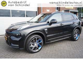Lynk & Co 01 1.5 261PK! NL AUTO! VOLLEDIG DEALER ONDERHOUDEN BEIDE ONDERHOUDSBEURTEN GEHAD!360CAMERA 20INCH PANORAMADAK FULL LED ANDROID/APPLECARPLAY NAVI CLIMA ADAPTIEVE CRUISE PDC V+A KEYLESS ENZ...