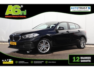 BMW 118i 136PK Automaat Navigatie Carplay Android Stoelverwarming 17 inch LMV Cruise Parkeersensor LED