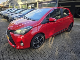 Toyota Yaris 1.3 VVT-i Dynamic | 1E EIGENAAR | 3/6 OF 12MND GARANTIE | AIRCO | LMV | CAMERA | NAVI | NW APK |