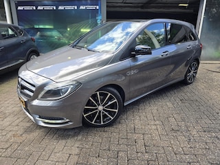 Mercedes-Benz B-klasse 180 Ambition | AUTOMAAT | 3/6 OF 12MND GARANTIE | NAVI | PANO DAK | CRUISE | LMV |