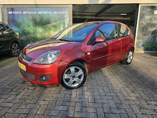 Ford Fiesta 1.3-8V Futura | 3E EIGENAAR | 3/6 OF 12MND GARANTIE | AIRCO | ELEC RAMEN | PDC | TREKHAAK |