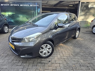 Toyota Yaris 1.3 VVT-i Aspiration | 2E EIGENAAR | 3/6 OF 12MND GARANTIE | NAVI | CAMERA | AIRCO | NW APK |
