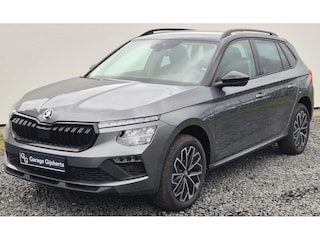 Skoda Kamiq 1.0 TSI Selection Camera achter - Keyless entree - Apple Carplay - Zwarte gril - 17 inch Wielen - Winter Pack - Keyless start - Privacy Glass - Virtual Desk - Zwart dak en A Stijl
