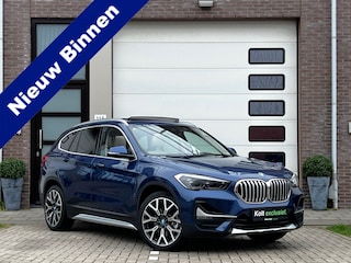 BMW X1 xDrive25e High Executive 220 PK Plug in Hybride | Panoramdak | Navigatie | 19" Velgen | Leder Int | Park Assist | DAB | Keyless | 1e Eigenaar!