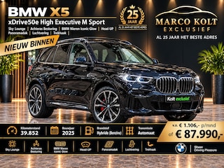 BMW X5 xDrive50e High Executive M Sport | Sky Lounge | Achteras Besturing | BMW Nieren Iconic Glow | Head-UP | Panodak Sky Lounge | Luchtvering | Soft Close | Harman-Kardon | 360 Camera | Trekhaak | Park Assist Prof | Individual Leder Merino | Zwarte Hemel |
