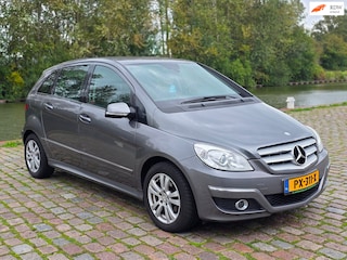 Mercedes-Benz B-klasse 200 Automaat panorama dak navigatie cruis control trekhaak parkeer sensor