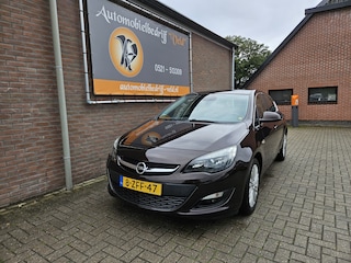 Opel Astra 1.4 Turbo Business +