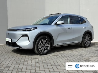 Geely Starray 1.5 Max+ / 29,8 kWh / 136KM WLTP / max 1055KM Actieradius / PHEV / Plug-in / Fabrieksgarantie t/m 07-2034 / Stoelverwarming voor en achter / Stoelmassage / Schuif-kantel dak / Stoelventilatie / Stuurverwarming / Elektrisch verstelbare stoelen / Elektrische achterklep / Adaptieve cruise control / Apple Carplay/Android Auto / Navigatie /