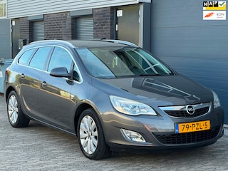 Opel Astra Sports Tourer 1.4 Cosmo NAVI LEER CLIMA CRUISE TREKHAAK APK NAP