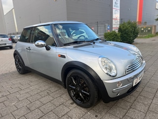 Mini Cooper 3-Deurs 1.6 Pepper| Airco| CarPlay| Cruise contr