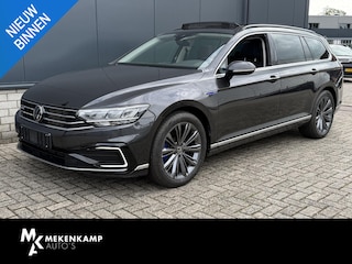 Volkswagen Passat Variant 1.4 TSI PHEV GTE Business 18"/Panoramadak/Trekhaak/Camera/PDC v+a/Elektrische klep/Apple Carplay & Android Auto