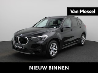 BMW X1 xDrive25e | WORDT VERWACHT | HEAD-UP DISPLAY | TREKHAAK | ELEKTRISCHE ACHTERKLEP | ACHTERUITRIJCAMERA | STOELVERWARMING | NAVIGATIE | BLUETOOTH | CRUISE CONTROL | LICHTMETALEN VELGEN |