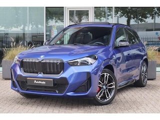 BMW iX1 (u11) xDrive30 M-Sport 313pk | Shadow | Pano | Harman/Kardon | Trekhaak | LED | Camera | Cruise