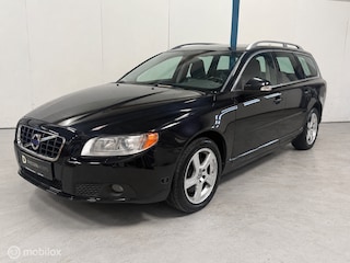 Volvo V70 2.5T Summum LEER / AUTOMAAT