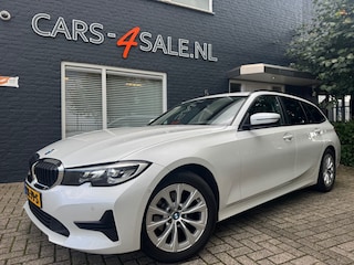 BMW 318I Touring Aut. Business Edit. + Camera + Car -play + Led + Lmv + Navi + D-glas