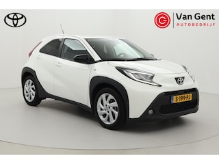 Toyota Aygo 1.0 VVT-i MT first | Apple Carplay / Android Auto | LED | Adaptive Cruise | Clima | Camera | 17 inch | Privacy glas