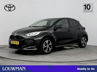 Toyota Yaris 1.5 Hybrid 115 First Edition | Parkeersensoren V+A | Blindspot | Stuur-Stoelverwarming |