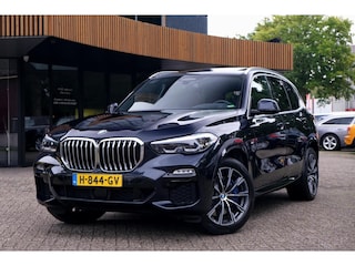 BMW X5 xDrive45e High Executive|Rijklaar!|M-Sport|Achterasbesturing|ACC|Pano|HUD|Trekhaak|HK|Camera|CoPilot|Luchtvering