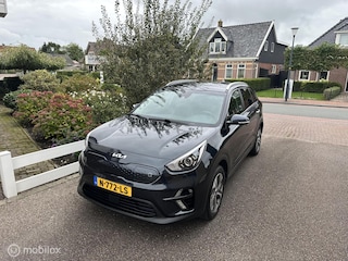 Kia Niro e-Niro Edition 64 kWh 3-FASE ACHTERUITRIJ CAMERA CARPLAY STUUR/STOELVERWARMING