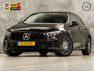 Mercedes-Benz A-klasse 200 AMG Sport 163Pk Automaat (PANORAMADAK, APPLE CARPLAY, GROOT NAVI, SFEERVERLICHTING, CAMERA, SPORTSTOELEN, LEDER, GETINT GLAS, STOELVERWARMING, NIEUWSTAAT)