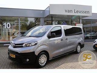 Toyota Proace Electric LONG EXTRA RANGE DYNAMIC 75KWH 8-PERSOONS ROLSTOELAUTO VERLAAGD-INBOUW-OPRIJPLAAT 2x SCHUIFDEUR