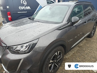 Peugeot 2008 1.2 PureTech Allure Pack | Carplay | Navigatie | Trekhaak | Camera | Climate Control | | Achterbank in delen neerklapbaar | Achteruitrijcamera | Airco (automatisch)