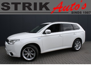 Mitsubishi Outlander 2.0 PHEV instyle -TREKHAAK - PDC - SCHUIFKANTELDAK - NAVIGATIE