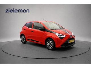 Toyota Aygo 1.0 VVT-I X-Fun Sport 5 Deurs - Airco, Multifunctioneel stuur, Bluetooth