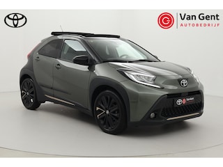 Toyota Aygo 1.0 VVT-i S-CVT Envy | Elektrisch vouwdak | Apple Carplay / Android Auto | Stoelverwarming | Keyless | LED | Parkeersensoren voor/achter | Camera | Adaptive Cruise | Clima | 18 inch