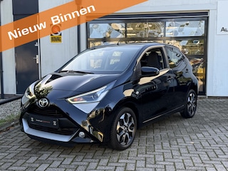 Toyota Aygo 1.0 VVT-i x-play Automaat | 59.493 KM | Camera | Airco | 5-Deurs | LM Velgen