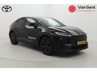 Toyota C-HR First Edition 77 kWh | Warmtepomp | Dodehoek detectie | Matrix LED | Stoel-/stuurverwarming | Parkeersensoren voor/achter | Camera | Apple Carplay / Android Auto | Keyless | Adaptive Cruise | Clima | 18 inch