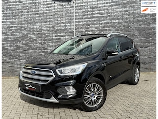 Ford Kuga 1.5 Titanium 182pk|Pano|Camera|2100kg trekgewicht|360pdc||Leder|Carplay|Dealer Onderhouden|VOL OPTIE!!!!