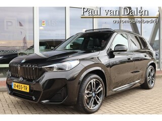 BMW iX1 (u11) XDRIVE30 313PK M-SPORT SHADOW LINE Panodak | Trekhaak | Navi | Adapt.Onderstel | Comfort Acces | Head Up | Harman Kardon | 19 Inch Lm |