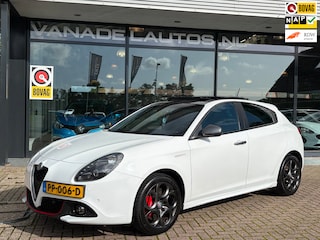 Alfa Romeo Giulietta 1.4 Turbo MultiAir Super Aut. Panorama Leer Xenon Navi NL-Auto NAP Dealeronderhouden!