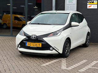 Toyota Aygo 1.0 VVT-i x-play/NAVI/CAMERA/AIRCO/ NL-AUTO NAP!!
