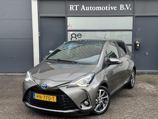 Toyota Yaris 1.5 Hybrid Executive Panorama / Camera